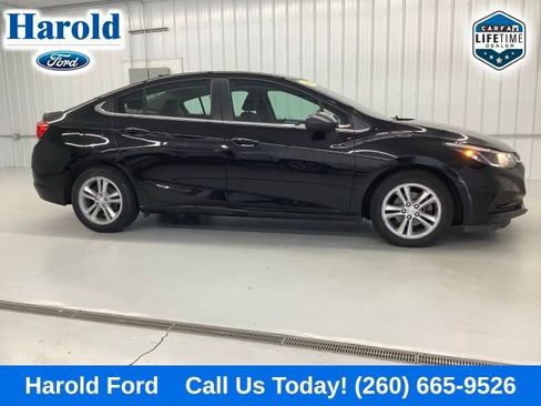 Used 2018 Chevrolet Cruze LT w/ LT Convenience Package FWD image 7