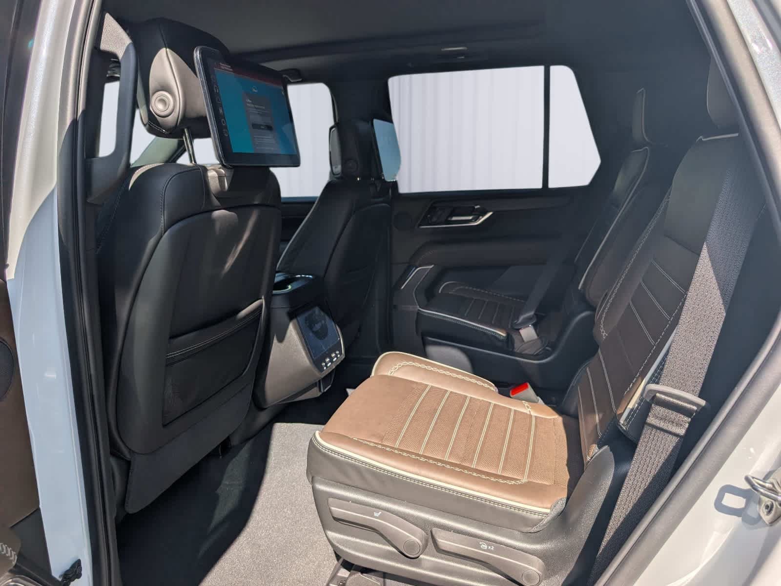 Certified 2026 GMC Yukon Denali Ultimate AWD/4WD image 19