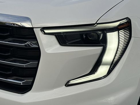 Certified 2025 GMC Acadia Elevation image 11