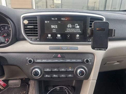 Used 2021 Kia Sportage LX image 9
