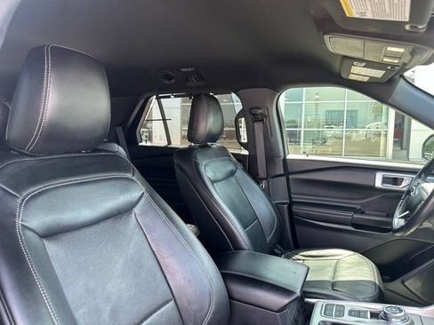 Used 2020 Ford Explorer Limited RWD image 9