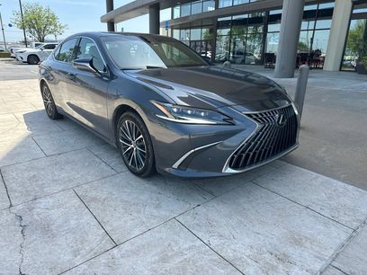 Used 2025 Lexus ES 300h w/ Premium Package