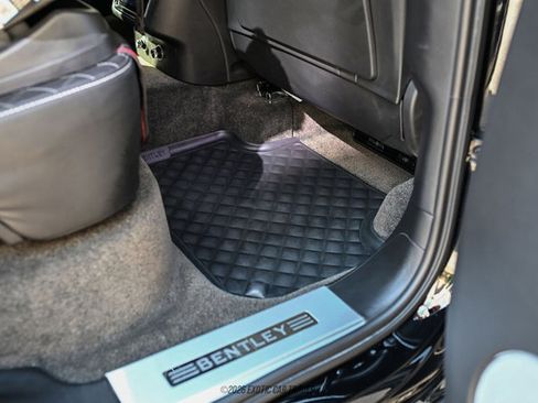 Used 2018 Bentley Bentayga image 69