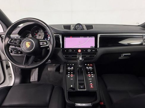 Used 2025 Porsche Macan AWD/4WD image 14