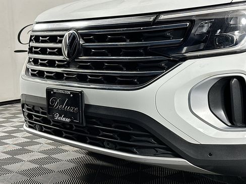 Used 2024 Volkswagen Atlas SE w/ Panoramic Sunroof Package image 36