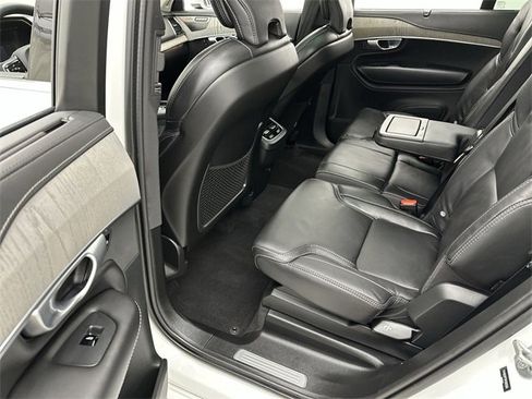 Certified 2024 Volvo XC90 B6 Ultimate image 23