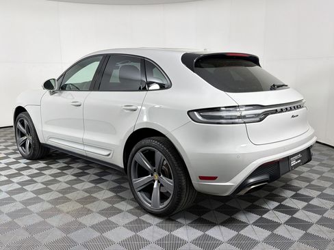 Certified 2025 Porsche Macan AWD/4WD image 3