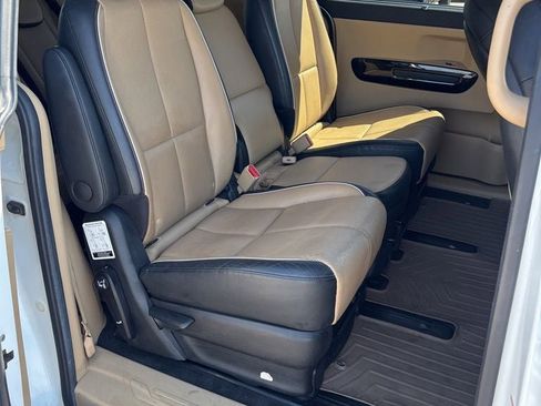 Used 2019 Kia Sedona SX FWD image 21
