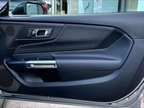 Certified 2025 Ford Mustang Coupe image 23