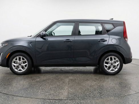 Used 2025 Kia Soul LX w/ LX Technology Package image 5