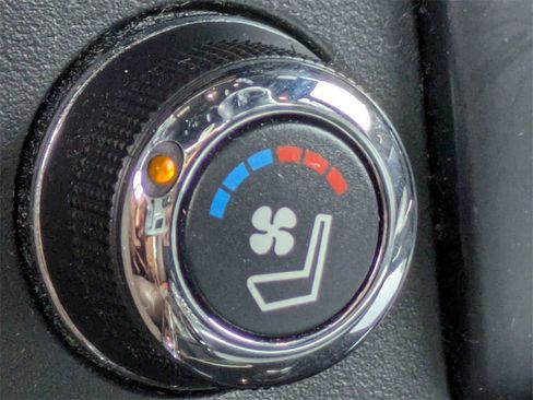 Used 2020 Nissan Armada Platinum w/ Platinum Reserve Package image 27