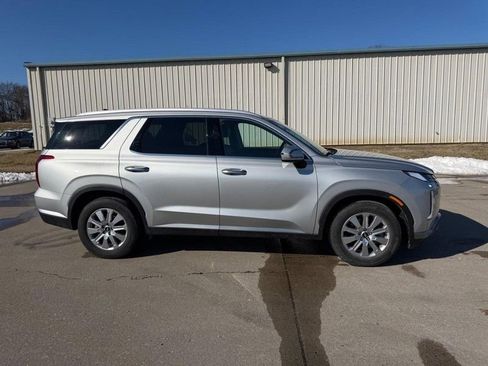 Used 2024 Hyundai Palisade SEL image 2