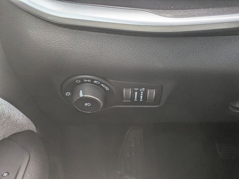 New 2026 Jeep Compass Latitude image 13