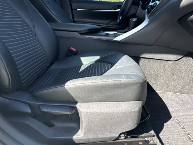 Used 2021 Toyota Camry SE w/ Convenience Package FWD image 11