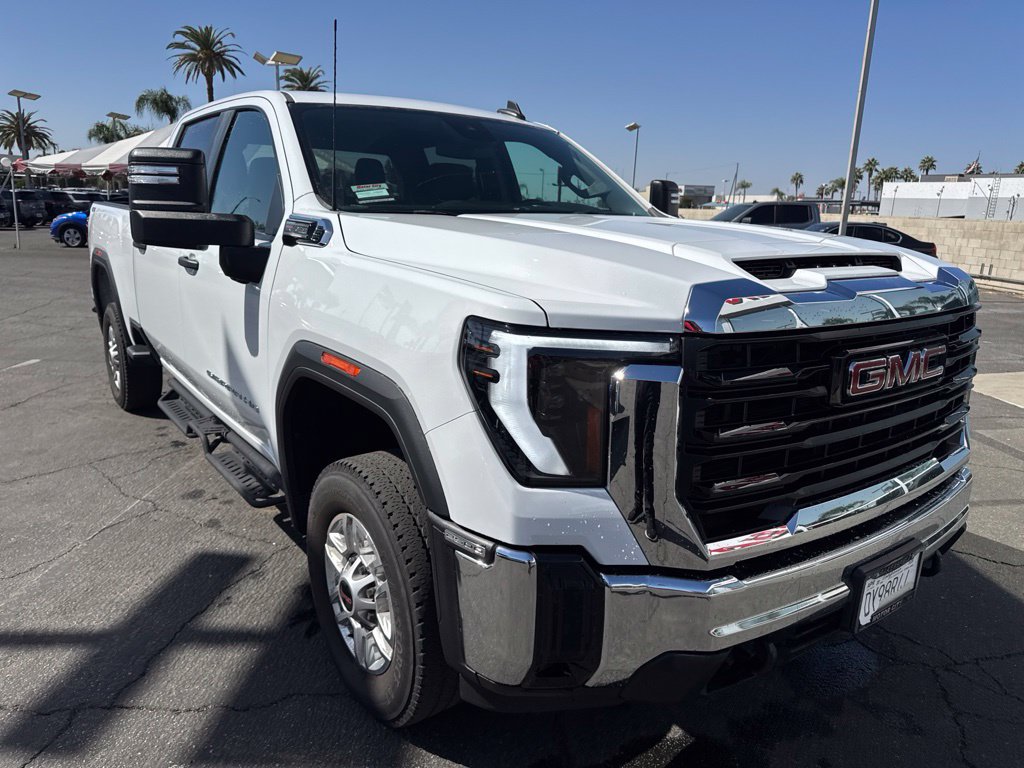 Used 2025 GMC Sierra 2500 Pro w/ Convenience Package AWD/4WD image 5