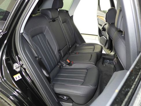 Used 2023 Audi Q5 2.0T Premium w/ Convenience Package image 20