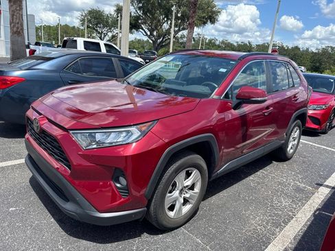 Used 2021 Toyota RAV4 XLE FWD image 1