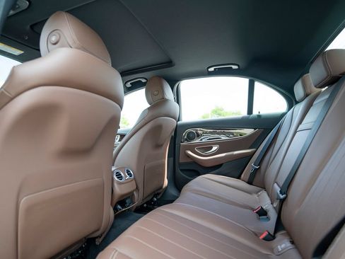 Used 2022 Mercedes-Benz E 350 4MATIC Sedan image 17