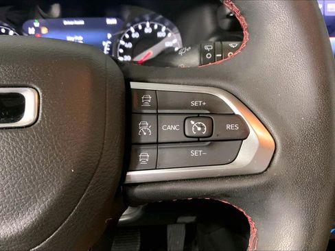 Used 2023 Jeep Compass Trailhawk w/ Trailhawk Convenience Group AWD/4WD image 19