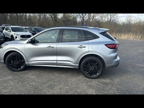 Certified 2023 Ford Escape ST-Line Elite AWD/4WD image 6