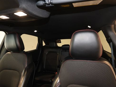 Used 2025 Ford Escape ST-Line Select AWD/4WD image 17