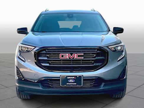 Used 2021 GMC Terrain SLE w/ Driver Convenience Package image 3
