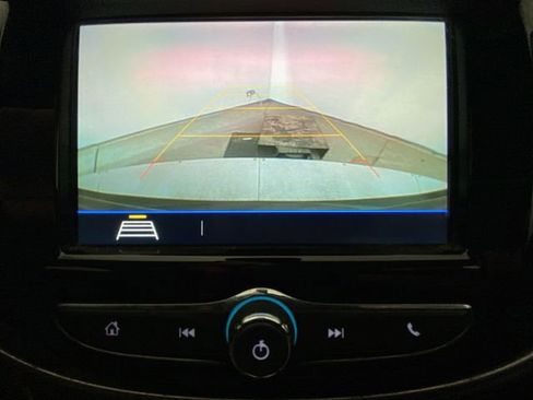 Used 2019 Chevrolet Trax LT w/ LT Convenience Package FWD image 17