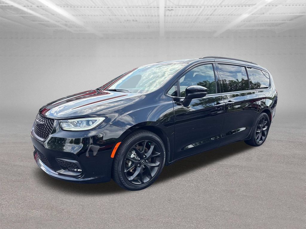 Used 2025 Chrysler Pacifica Limited FWD image 15