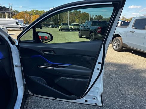 Used 2020 Toyota C-HR XLE image 31