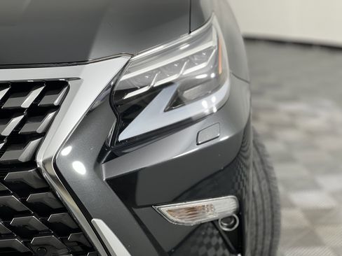 Used 2022 Lexus GX 460 Luxury w/ Sport Design Package image 7