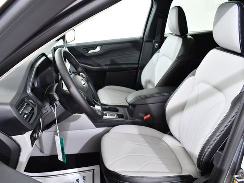 New 2025 Ford Escape SE w/ PHEV Premium Package image 6