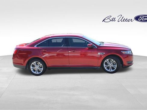 Used 2016 Ford Taurus SEL FWD image 4