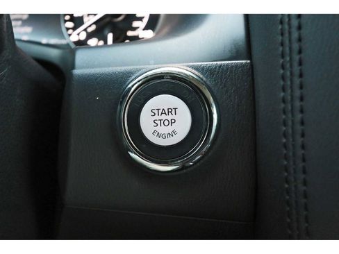 Used 2024 Nissan Armada SL w/ Captain's Chairs Package image 27