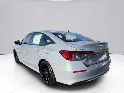 Used 2024 Honda Civic Sport image 3