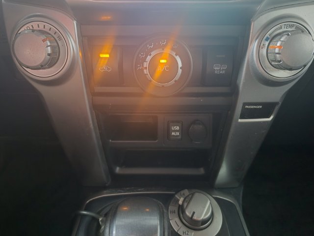 Used 2018 Toyota 4Runner SR5 AWD/4WD image 26