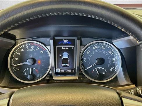 Used 2021 Toyota Tacoma SR5 RWD image 12