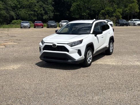 Used 2020 Toyota RAV4 LE FWD image 7