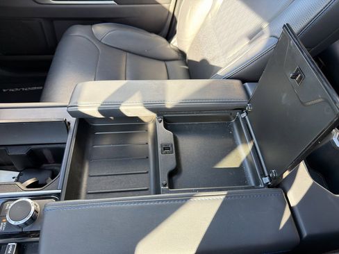 Used 2023 Toyota Sequoia Platinum image 35