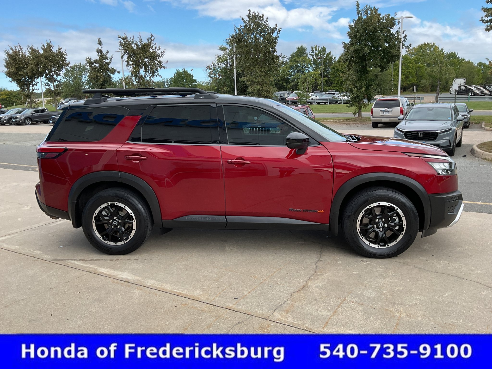 Used 2023 Nissan Pathfinder Rock Creek AWD/4WD image 7
