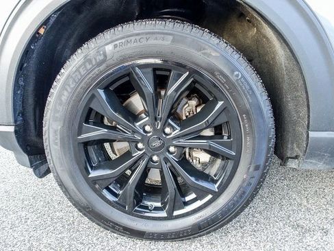 Used 2023 Ford Explorer XLT w/ Equipment Group 202A image 15