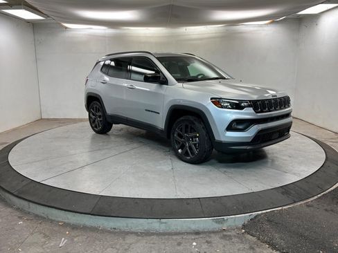 New 2026 Jeep Compass Latitude image 7