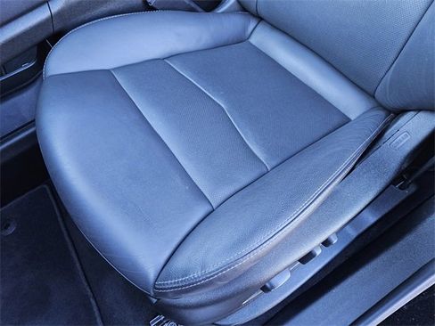 Used 2025 Cadillac XT5 Premium Luxury image 8