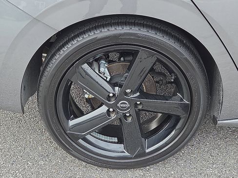 Used 2024 Nissan Sentra SR w/ SR Premium Package image 7