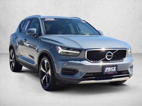 Used 2020 Volvo XC40 T5 Momentum AWD/4WD image 3