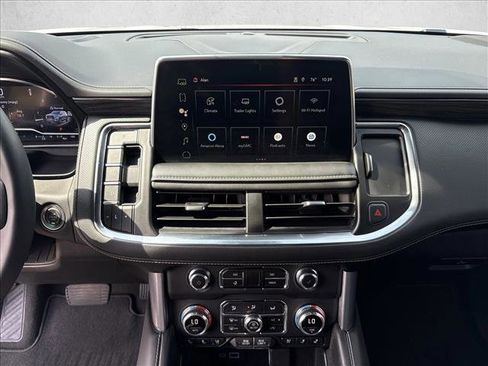 Used 2024 GMC Yukon SLT w/ SLT Luxury Package AWD/4WD image 13