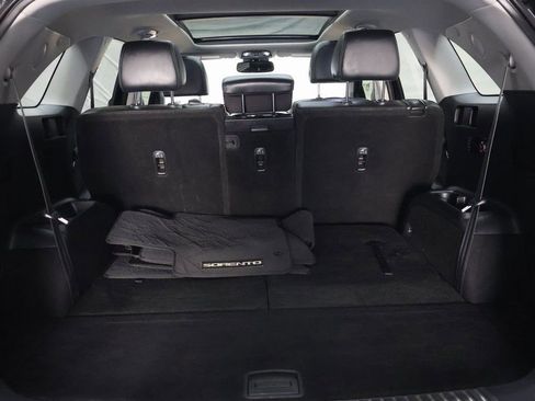 Used 2019 Kia Sorento SX image 14