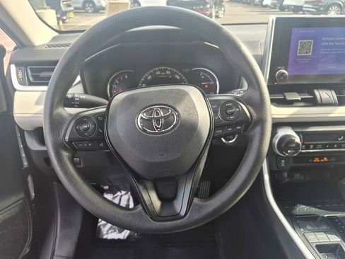 Used 2025 Toyota RAV4 XLE image 29