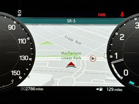 Used 2025 Land Rover Defender 110 X-Dynamic SE image 11