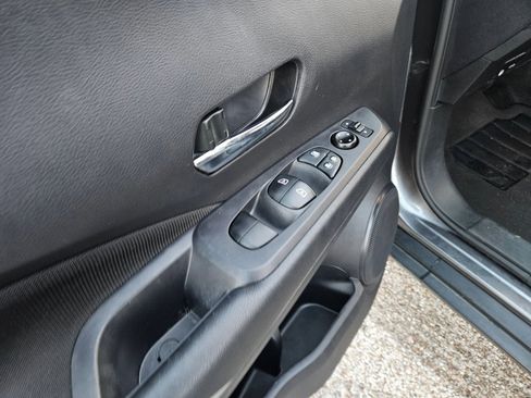 Used 2024 Nissan Kicks SV image 23