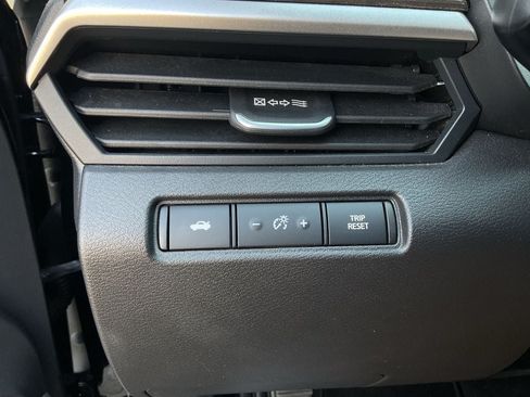 Used 2025 Nissan Altima 2.5 SV FWD image 19